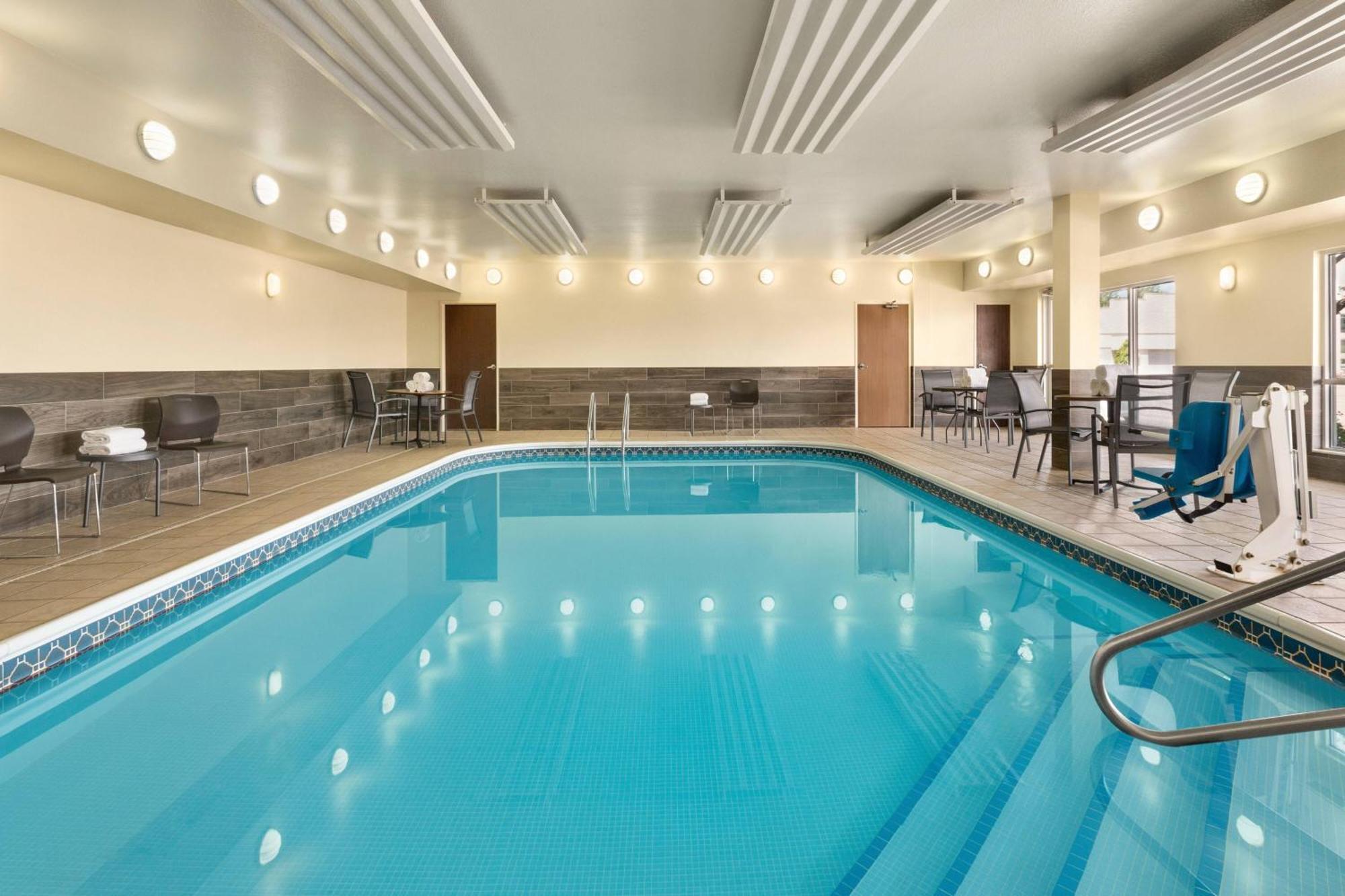 Fairfield Inn Erie Millcreek Mall Kearsarge Exterior foto