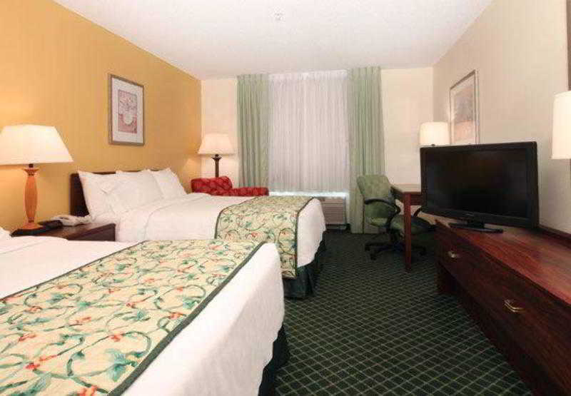 Fairfield Inn Erie Millcreek Mall Kearsarge Exterior foto